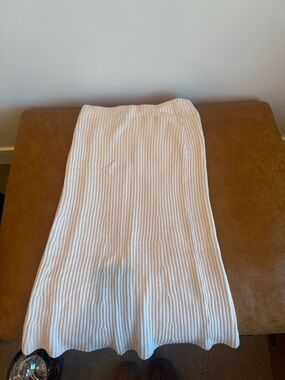 H&M Cream Ribbed Midi Skirt